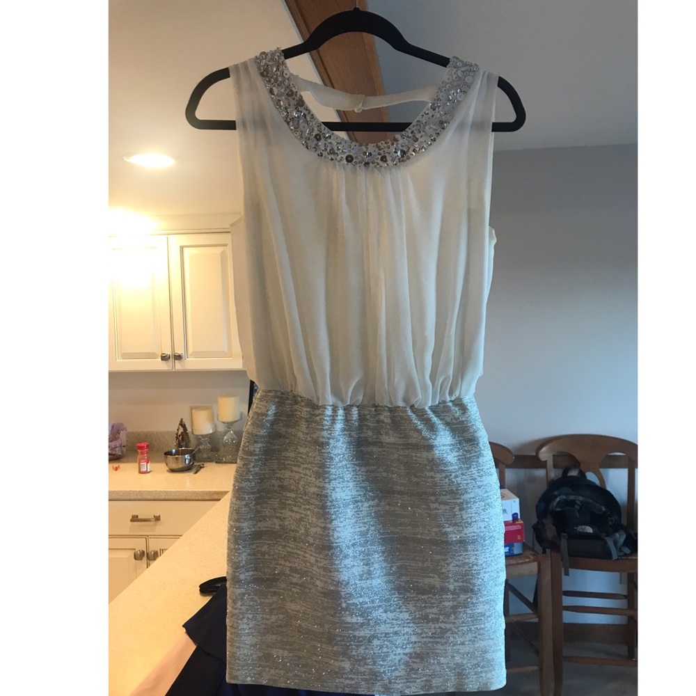 Way-In white&silver mini dress